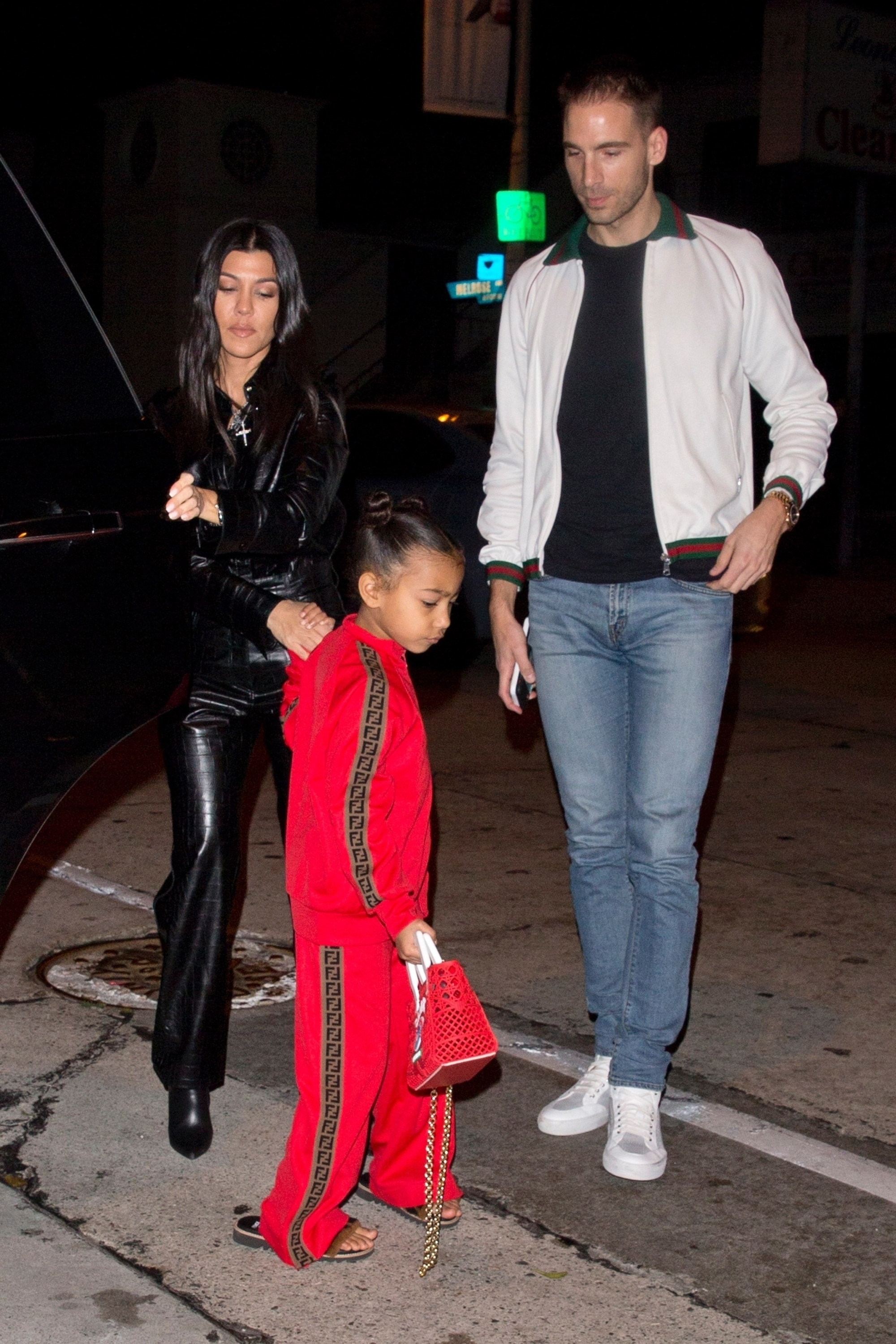 Access_Kardashian_14.jpg