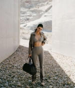 Access_Kardashian_37~0.jpg