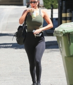 Access_Kardashian_78.jpg