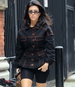Access_Kardashian_19~0.jpg