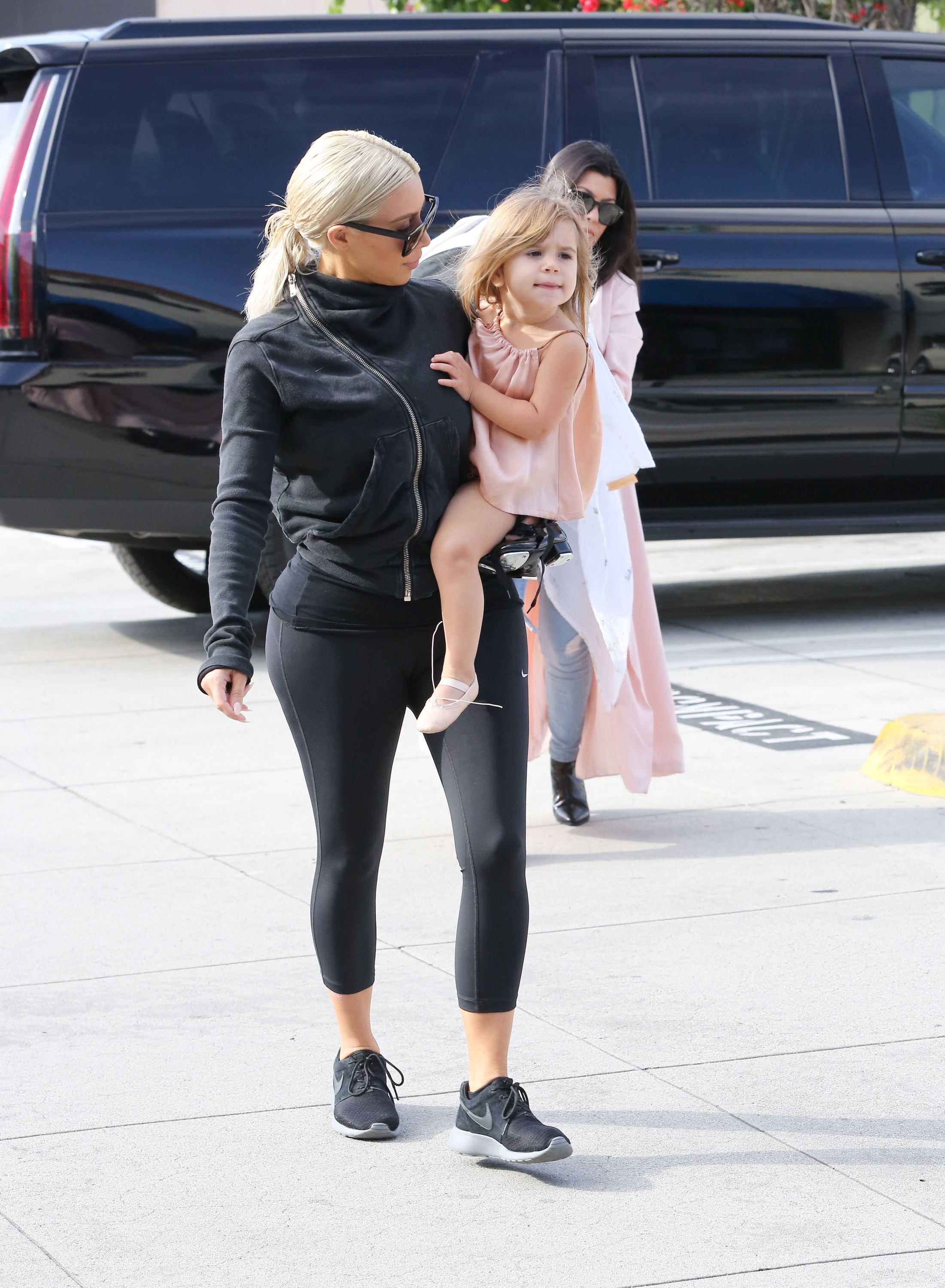 Access_Kardashian_11.jpg