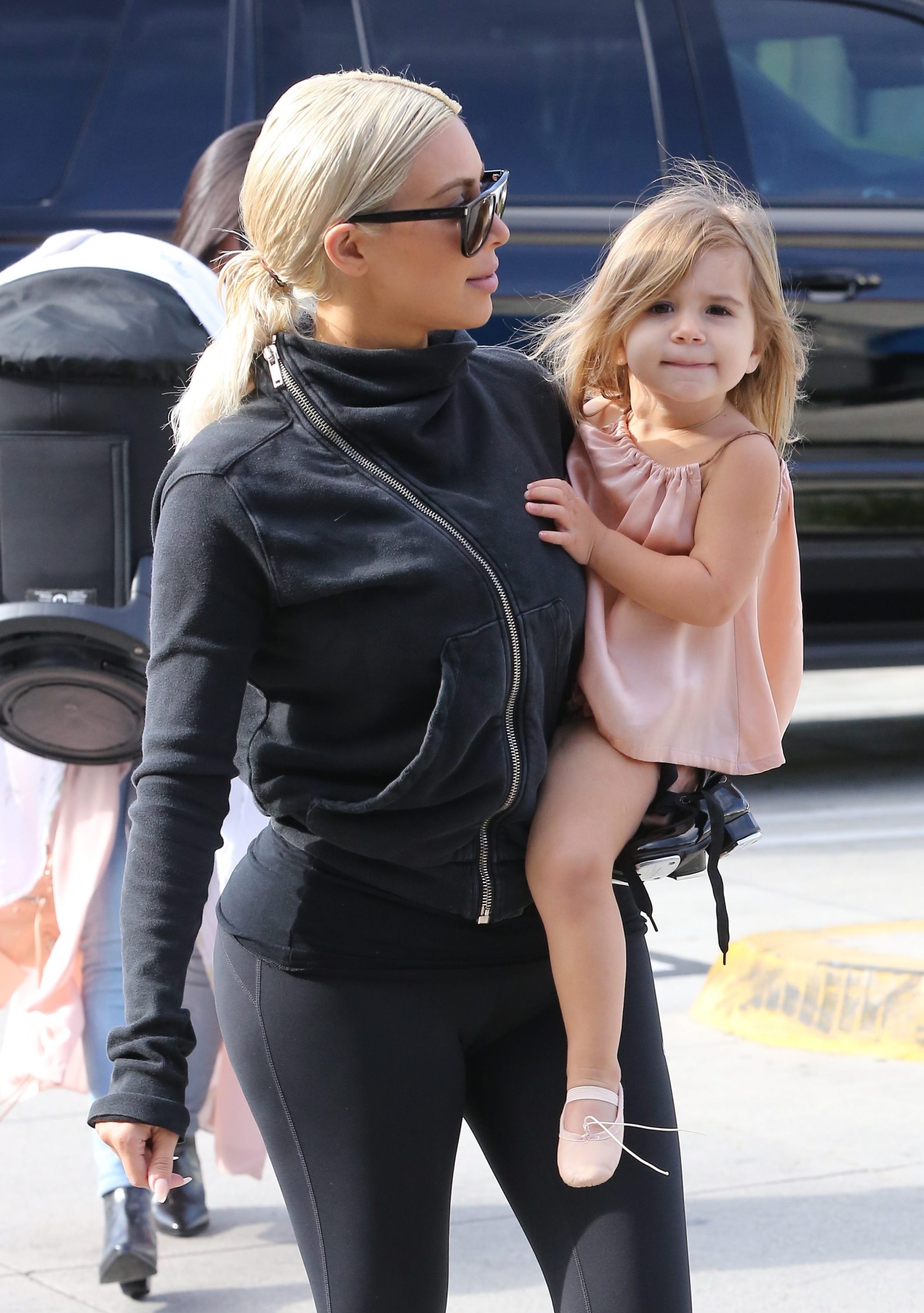 Access_Kardashian_4.jpg