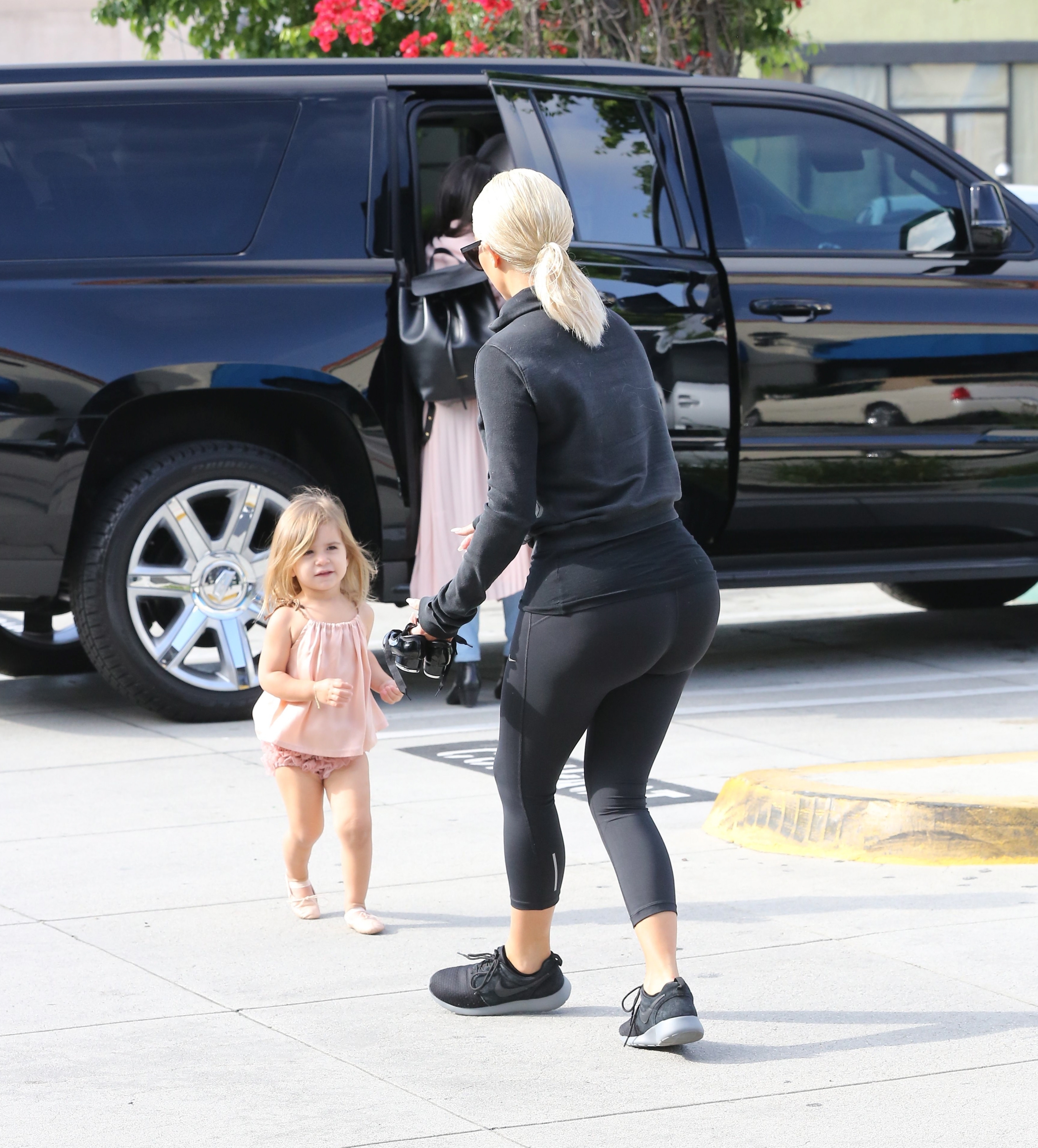 Access_Kardashian_2.jpg