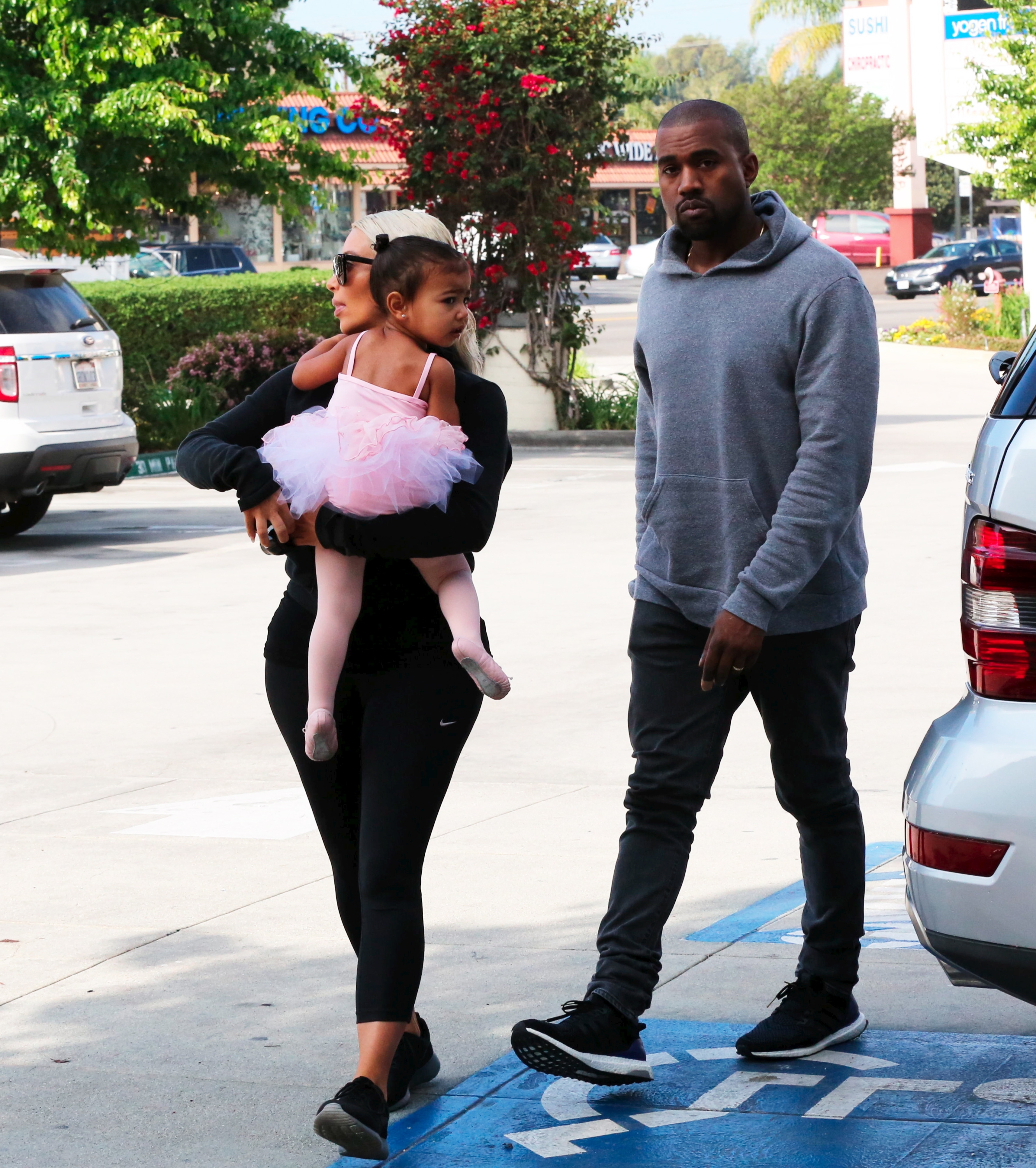 Access_Kardashian_75.jpeg