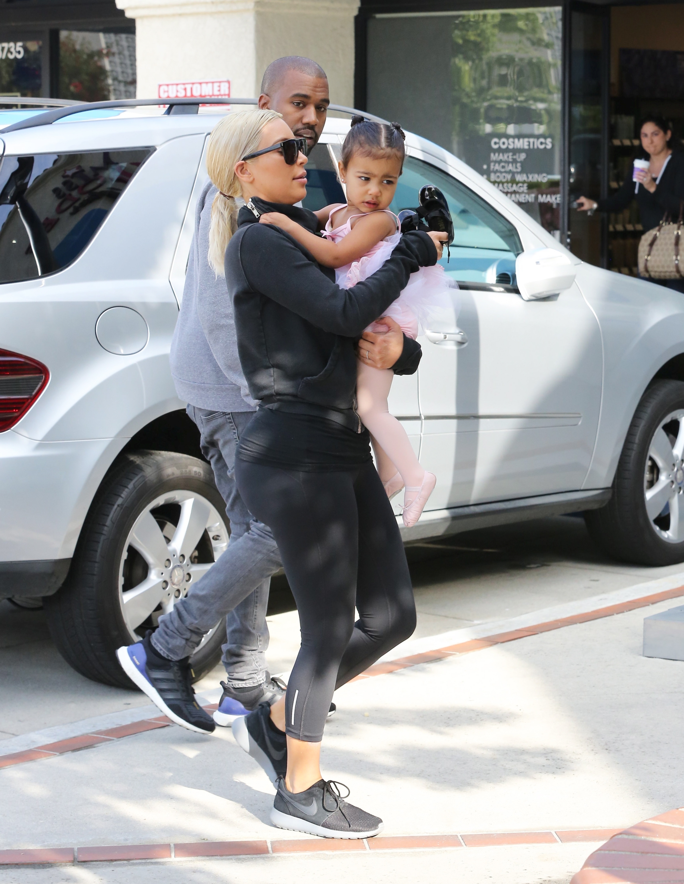 Access_Kardashian_80.jpg