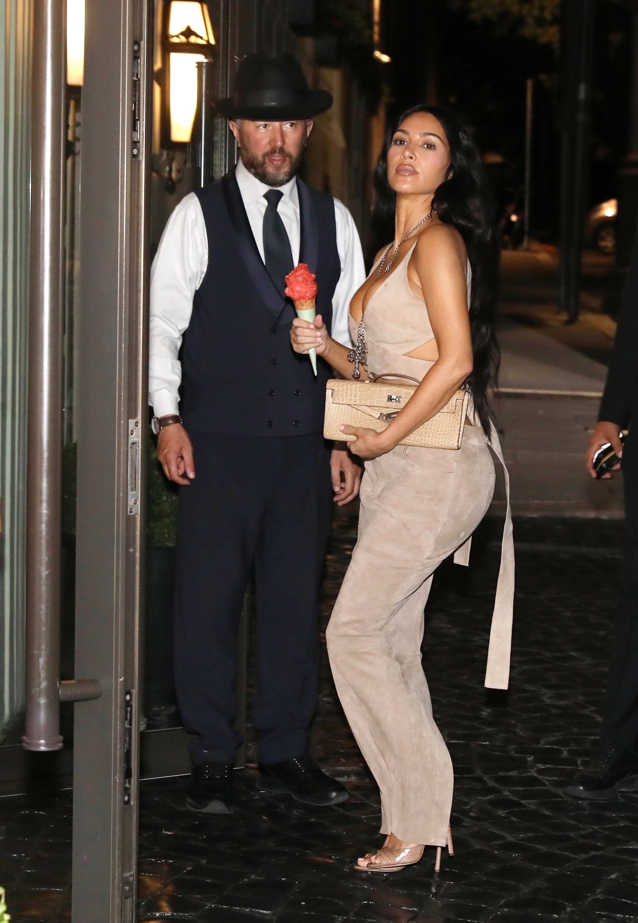 Access_Kardashian_3.jpg