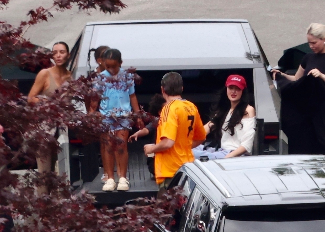 Access_Kardashian_2.jpg