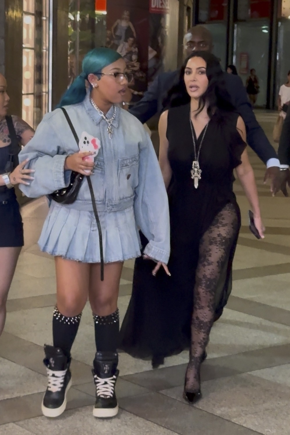 Access_Kardashian_1.jpg