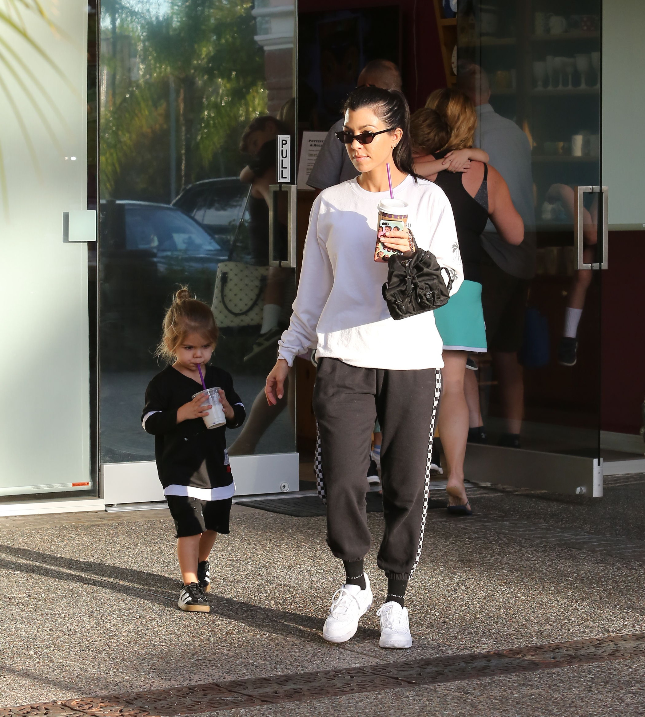 Access_Kardashian_12.jpg