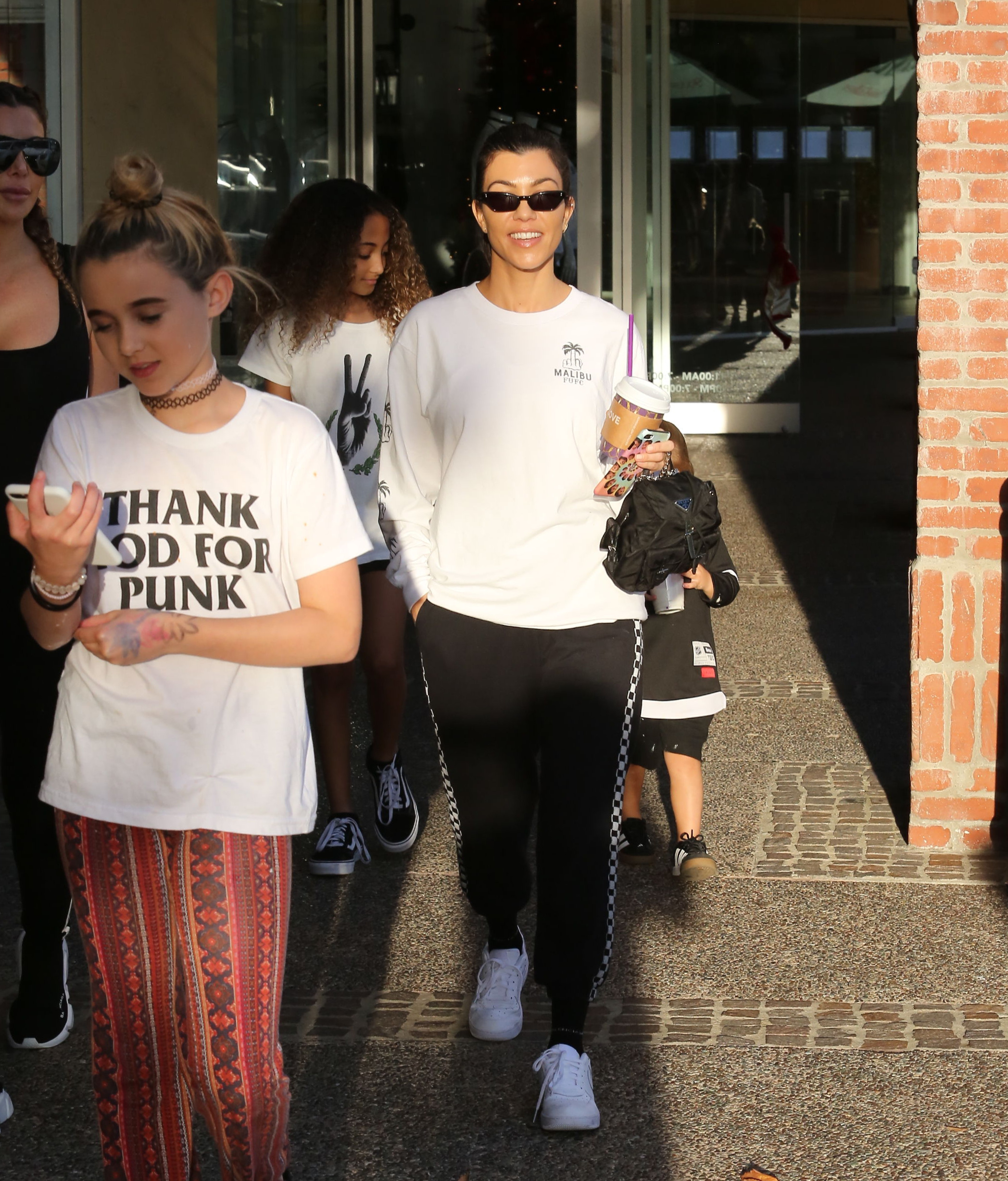 Access_Kardashian_6.jpg