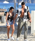 Access_Kardashian_1.jpg
