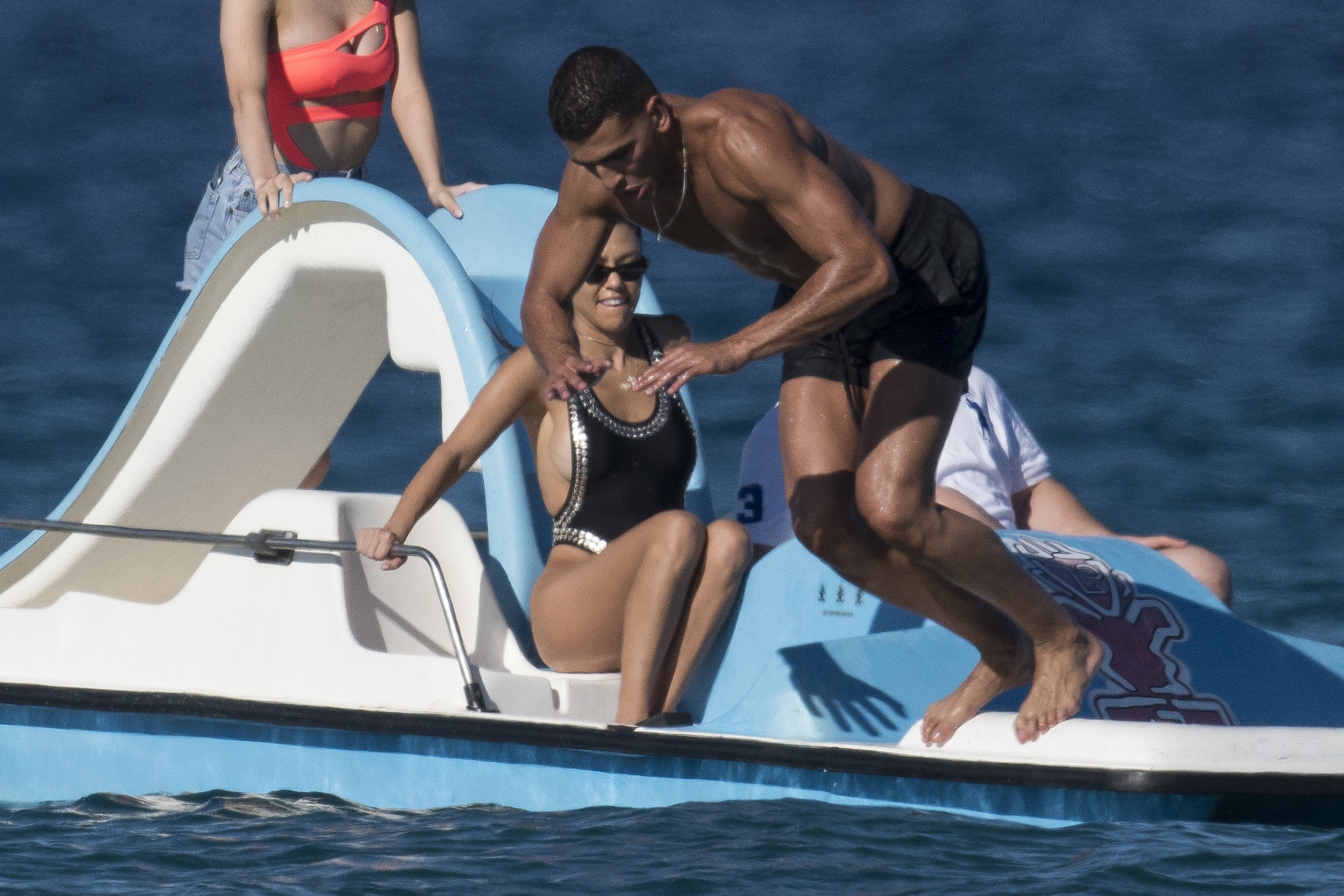 Access_Kardashian_150.jpg