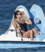Access_Kardashian_130.jpg