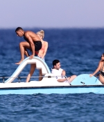 Access_Kardashian_6.jpg