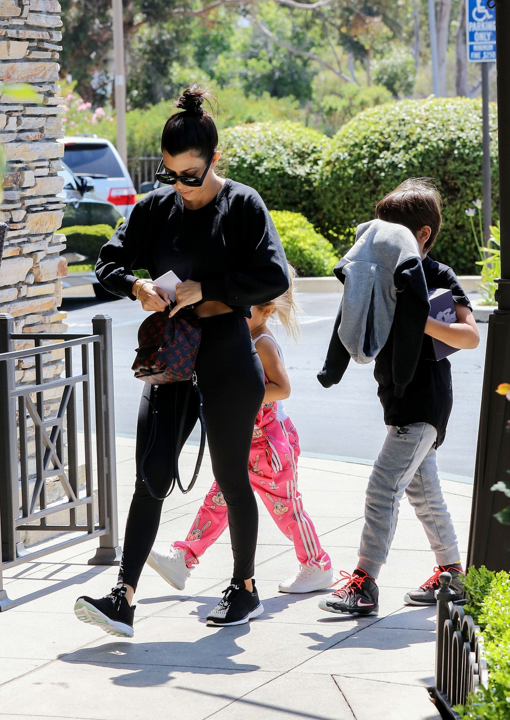 Access_Kardashian_95.jpg