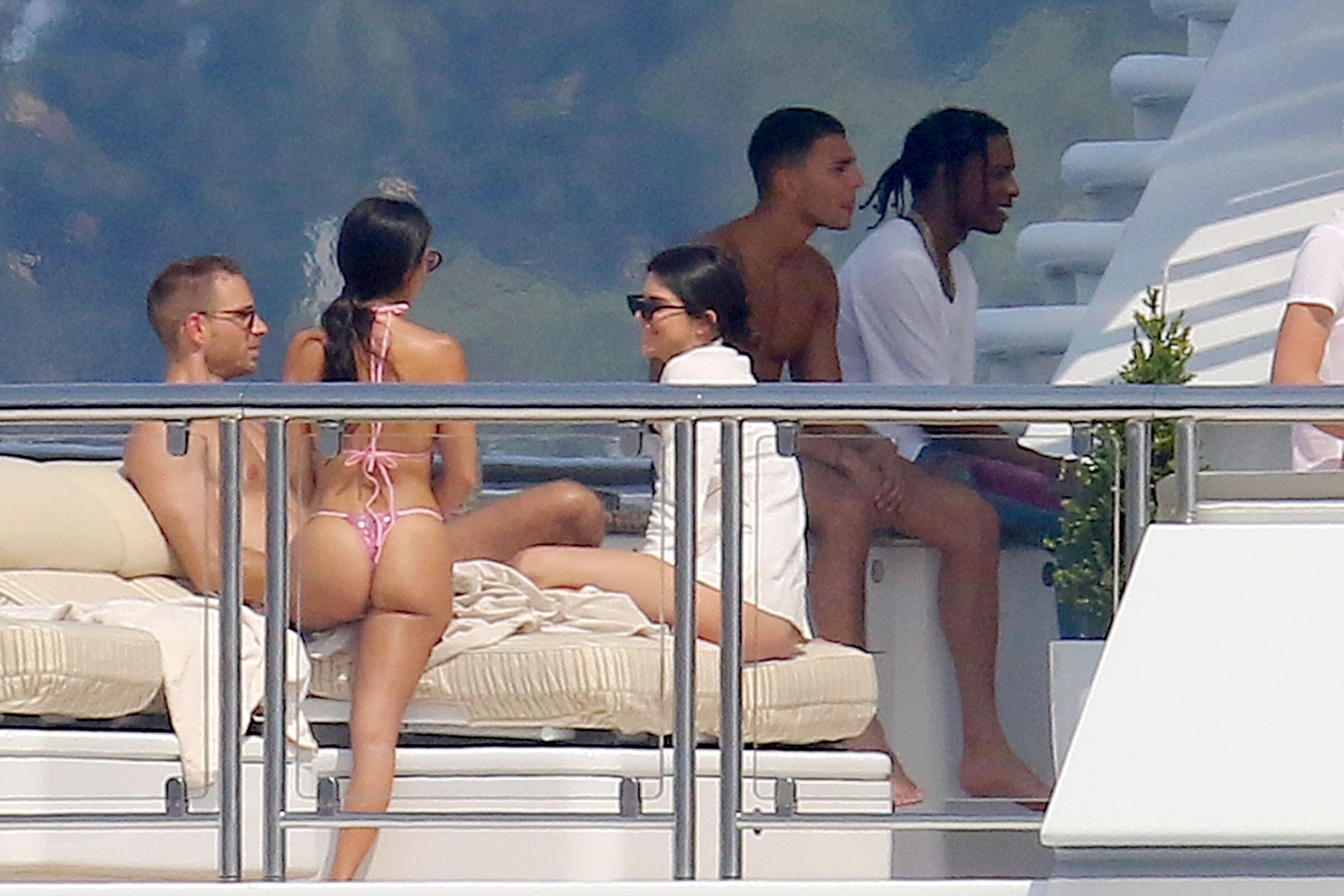 Access_Kardashian_7.jpg