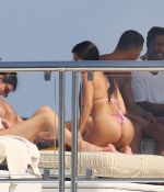 Access_Kardashian_4.jpg