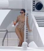 Access_Kardashian_1.jpg