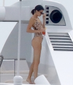 Access_Kardashian_3.jpg