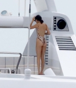 Access_Kardashian_5.jpg