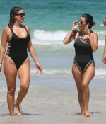 Access_Kardashian_160.jpg