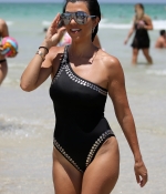 Access_Kardashian_180.jpg