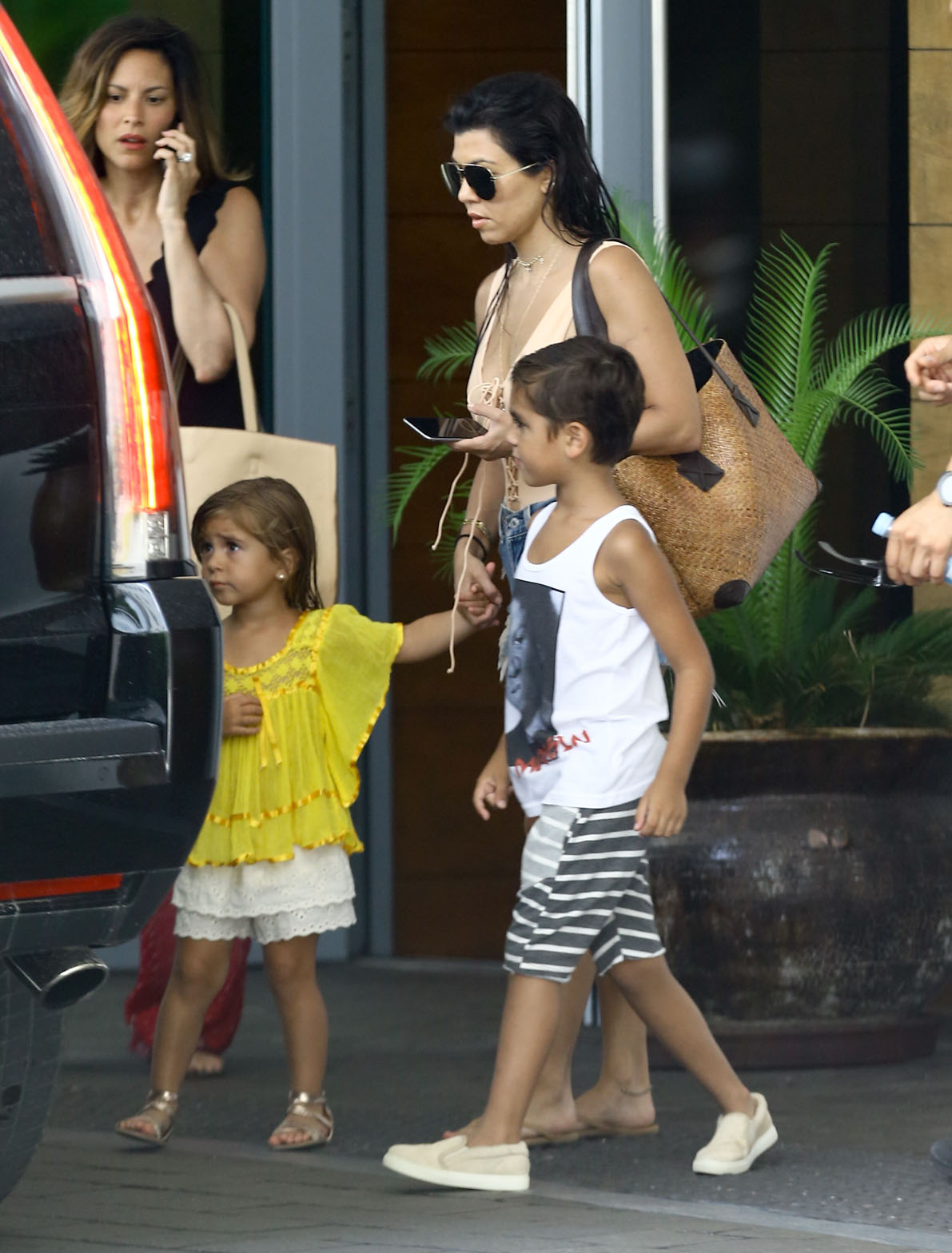 Access_Kardashian_7.jpg