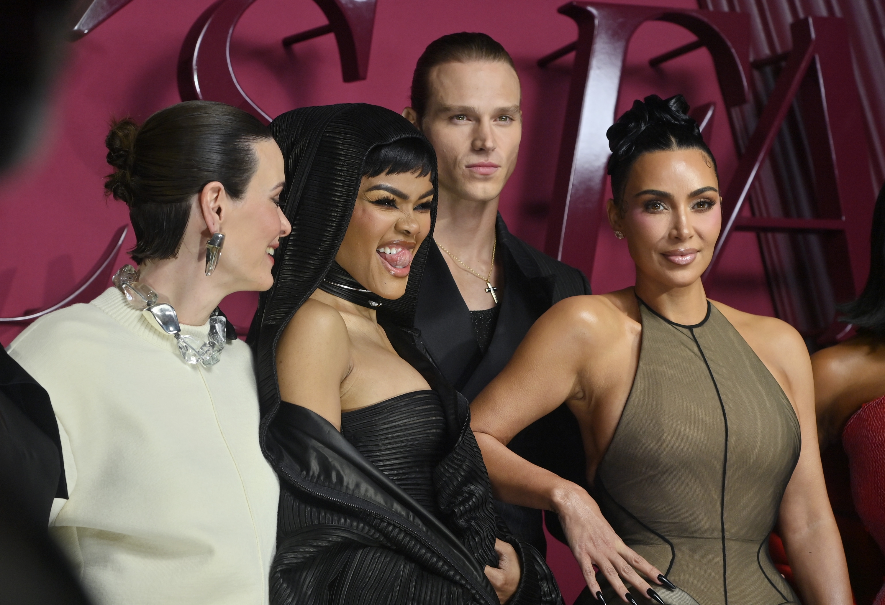 Access_Kardashian_240.jpg