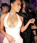 Access_Kardashian_81~0.jpg