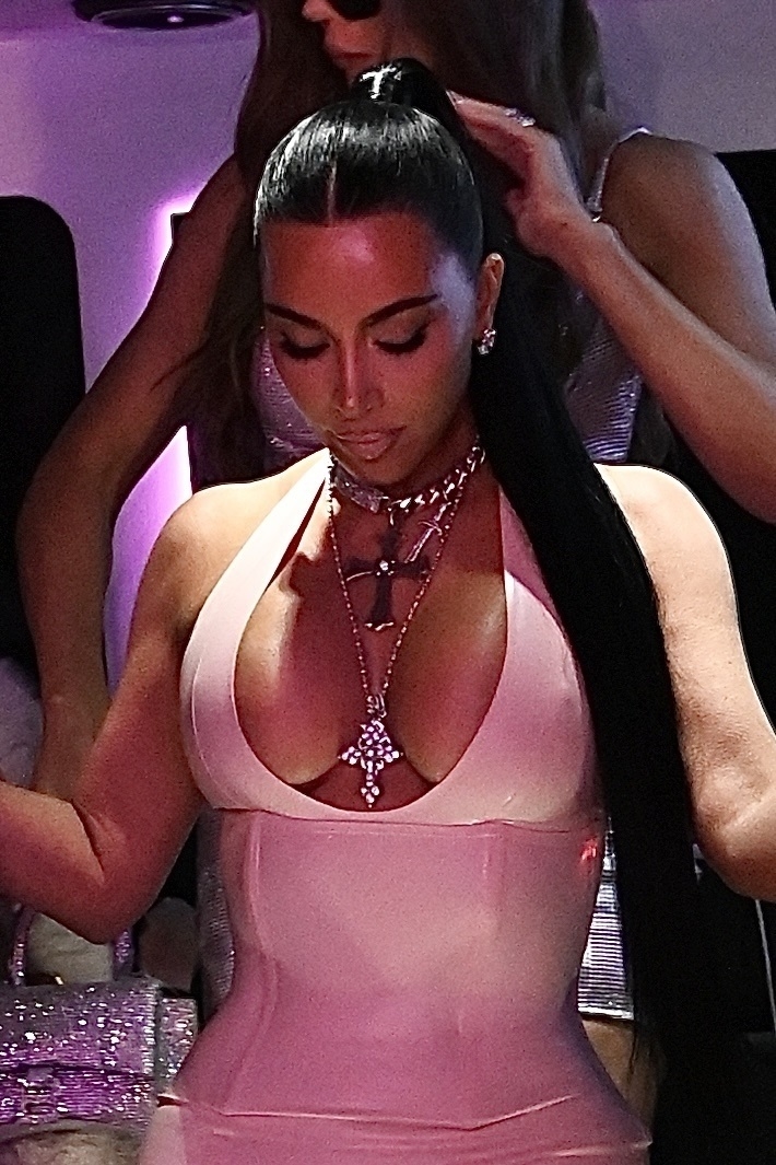 Access_Kardashian_46~0.jpg