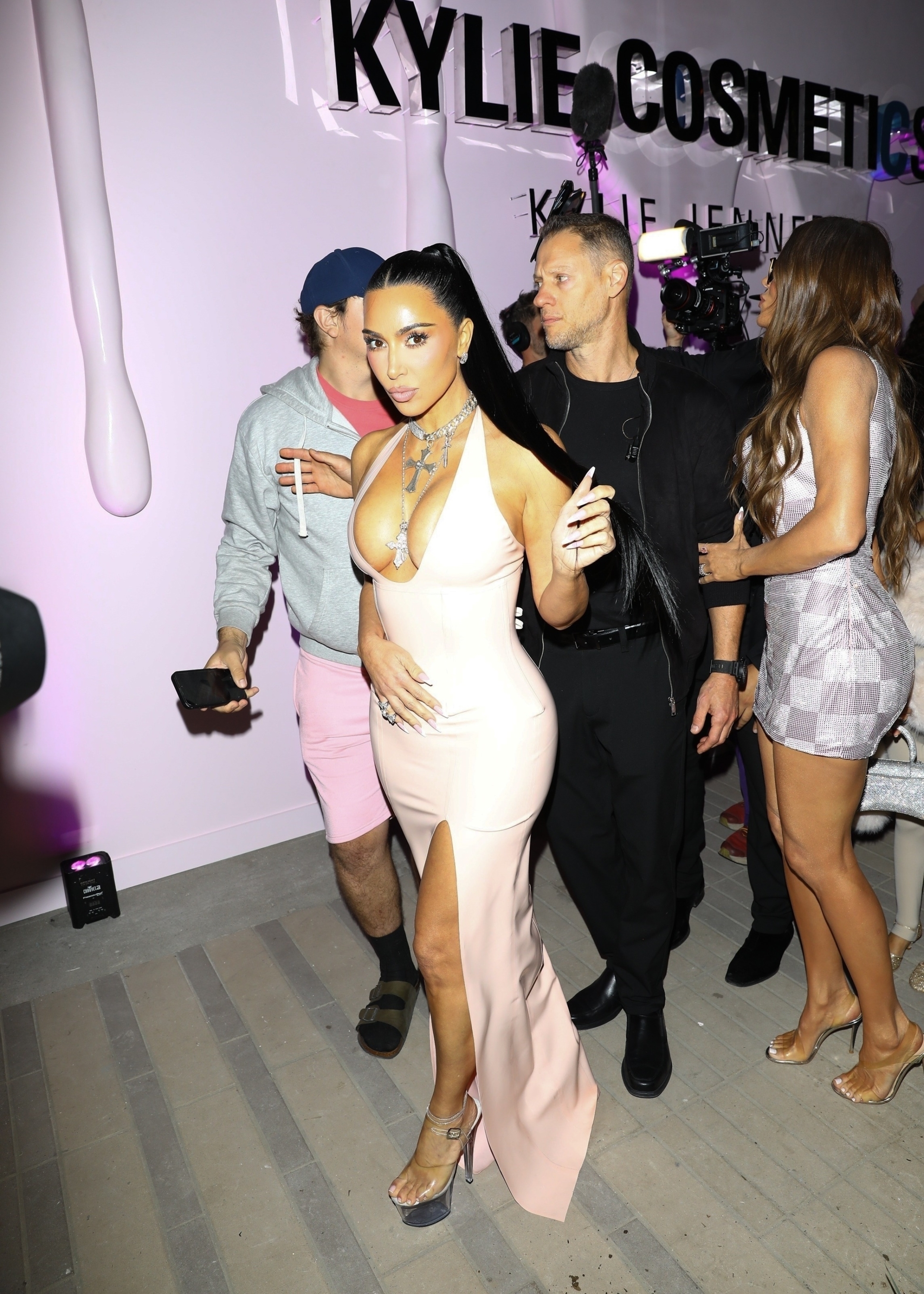 Access_Kardashian_99.jpg