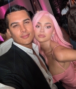 Access_Kardashian_46~0.jpg