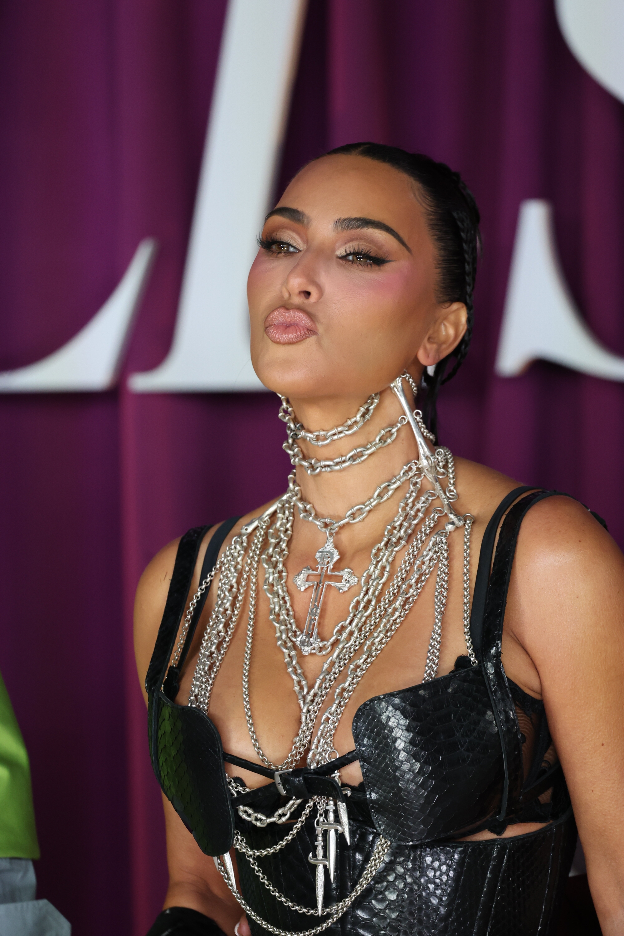 Access_Kardashian_90.jpg