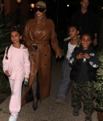 Access_Kardashian_12.jpg