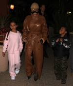 Access_Kardashian_17.jpg