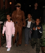 Access_Kardashian_24.jpg