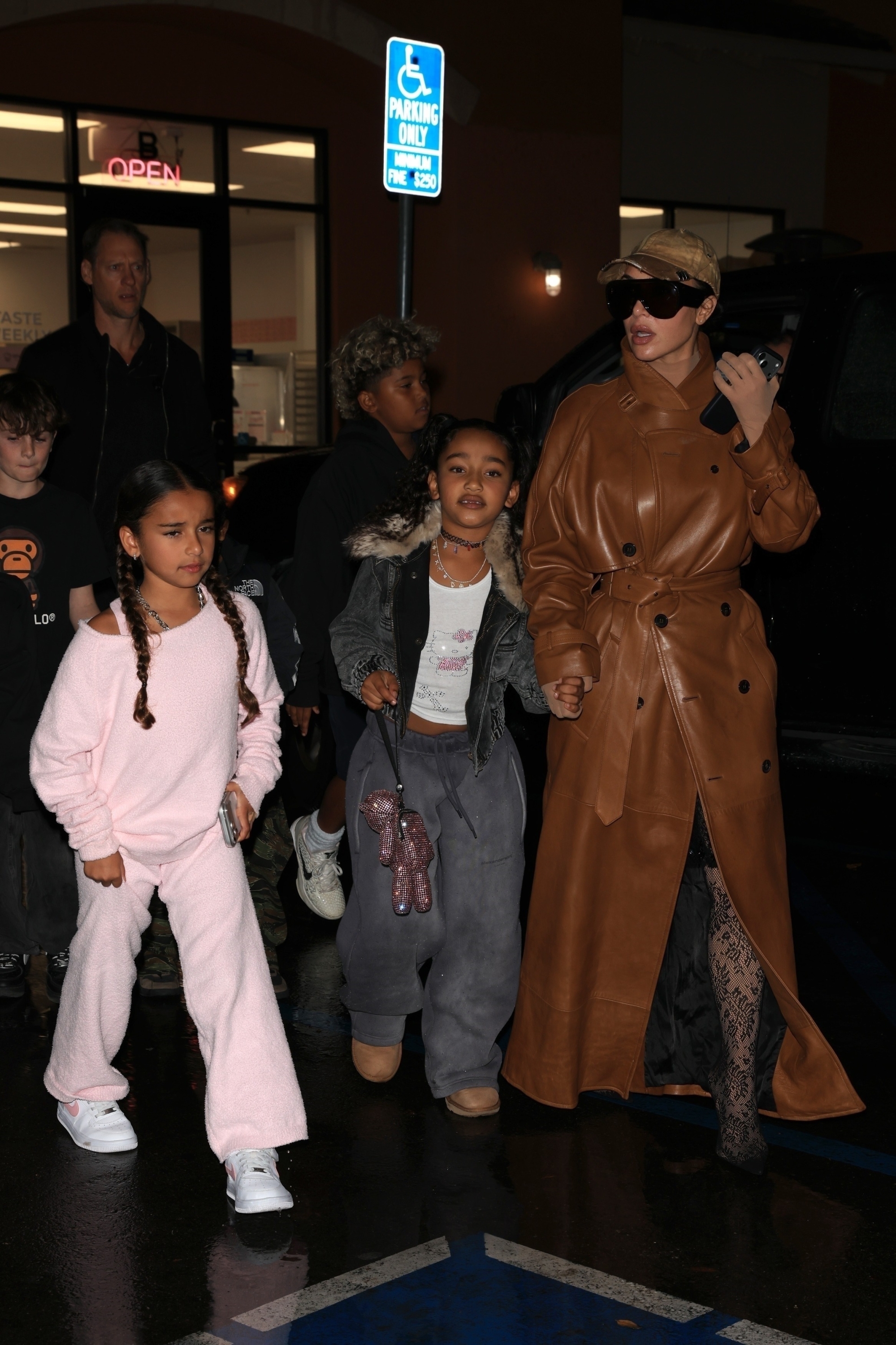 Access_Kardashian_15.jpg