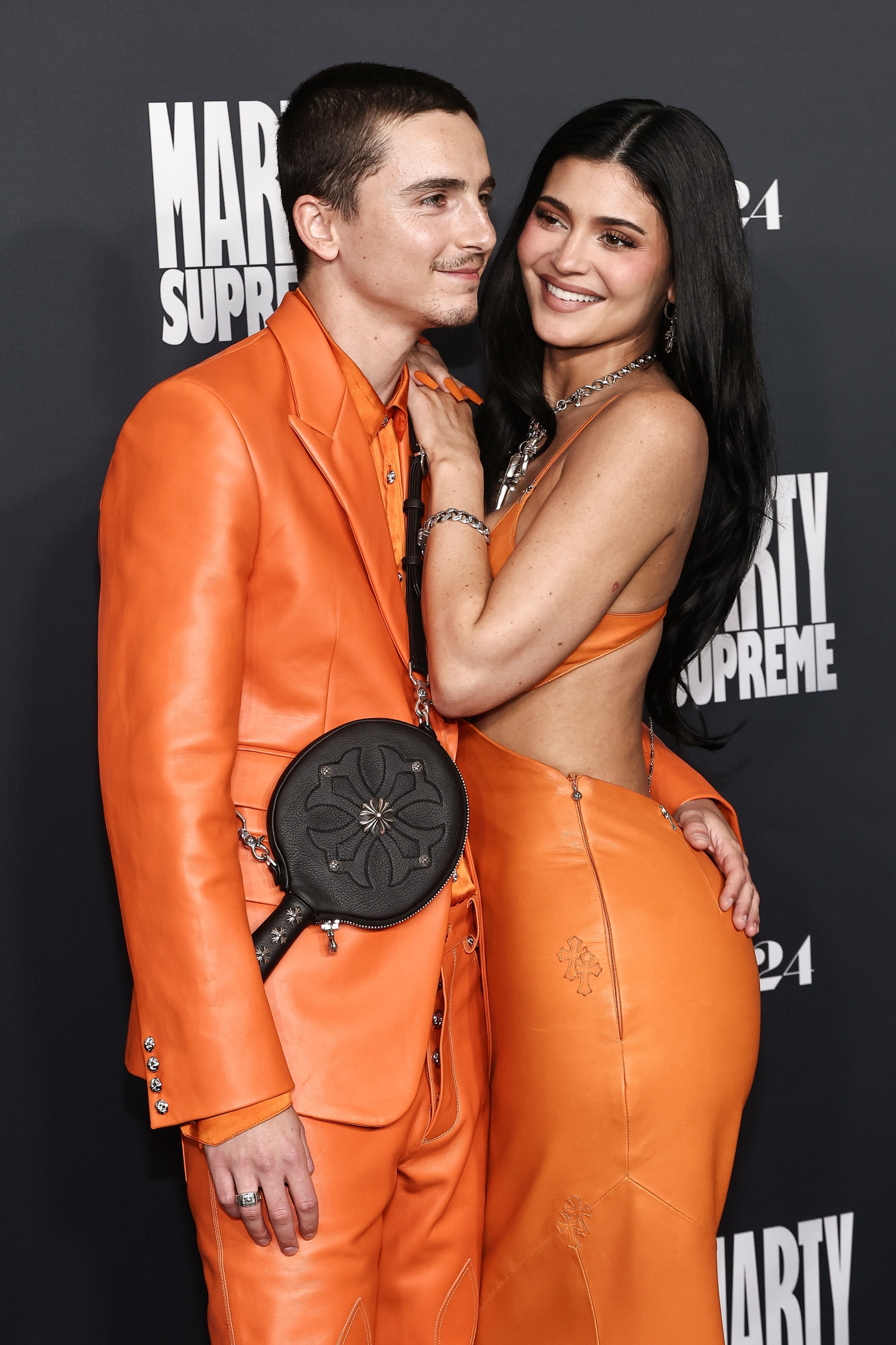 Access_Kardashian_200.jpg