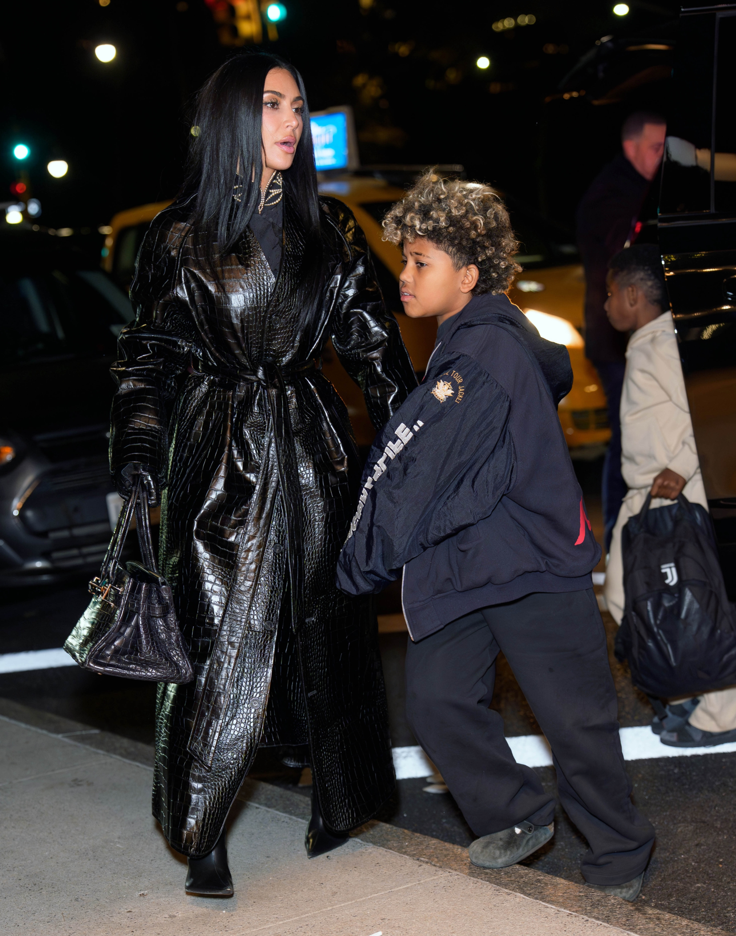 Access_Kardashian_3.jpg
