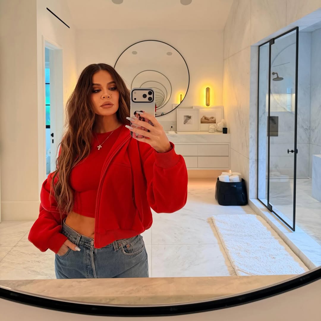 Access_Kardashian_3~0.jpg