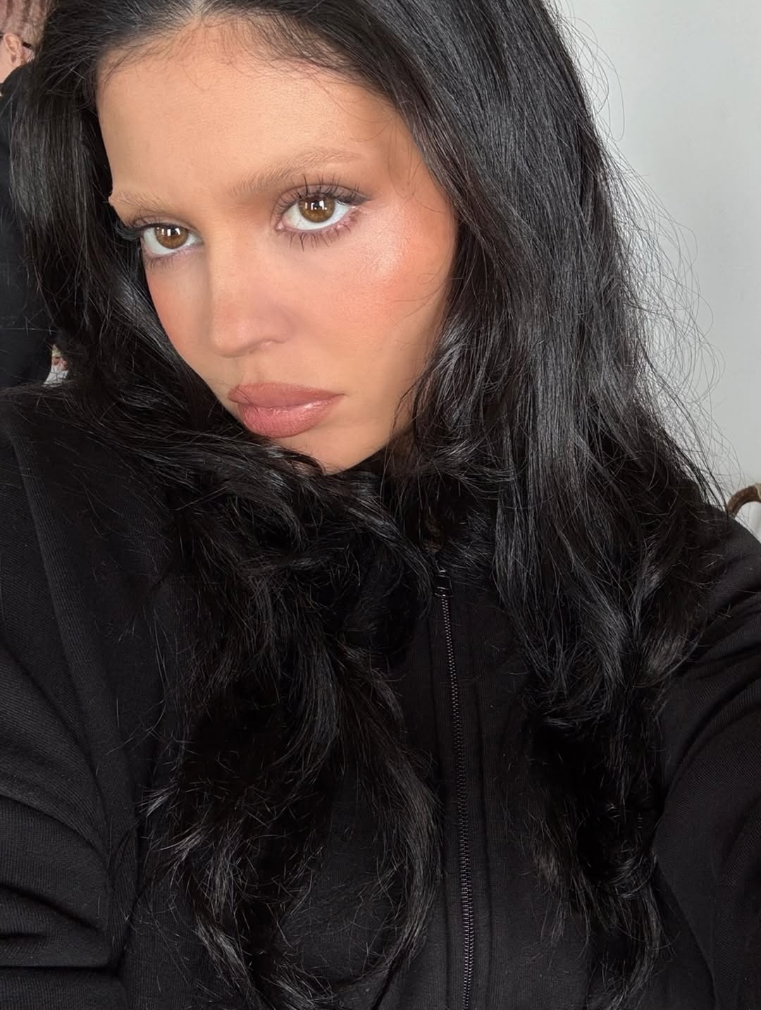 Access_Kardashian_2~2.jpg