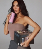 Access_Kardashian_10~0.jpg