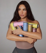 Access_Kardashian_11~0.jpg