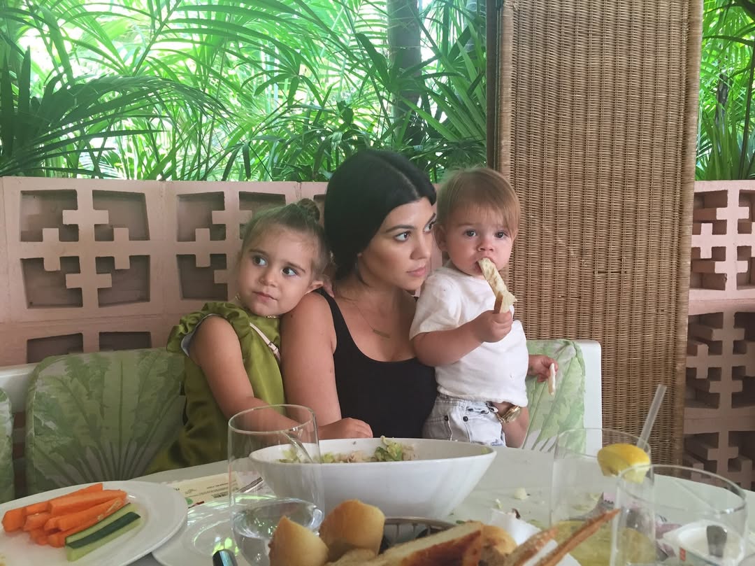 Access_Kardashian_3~0.jpg