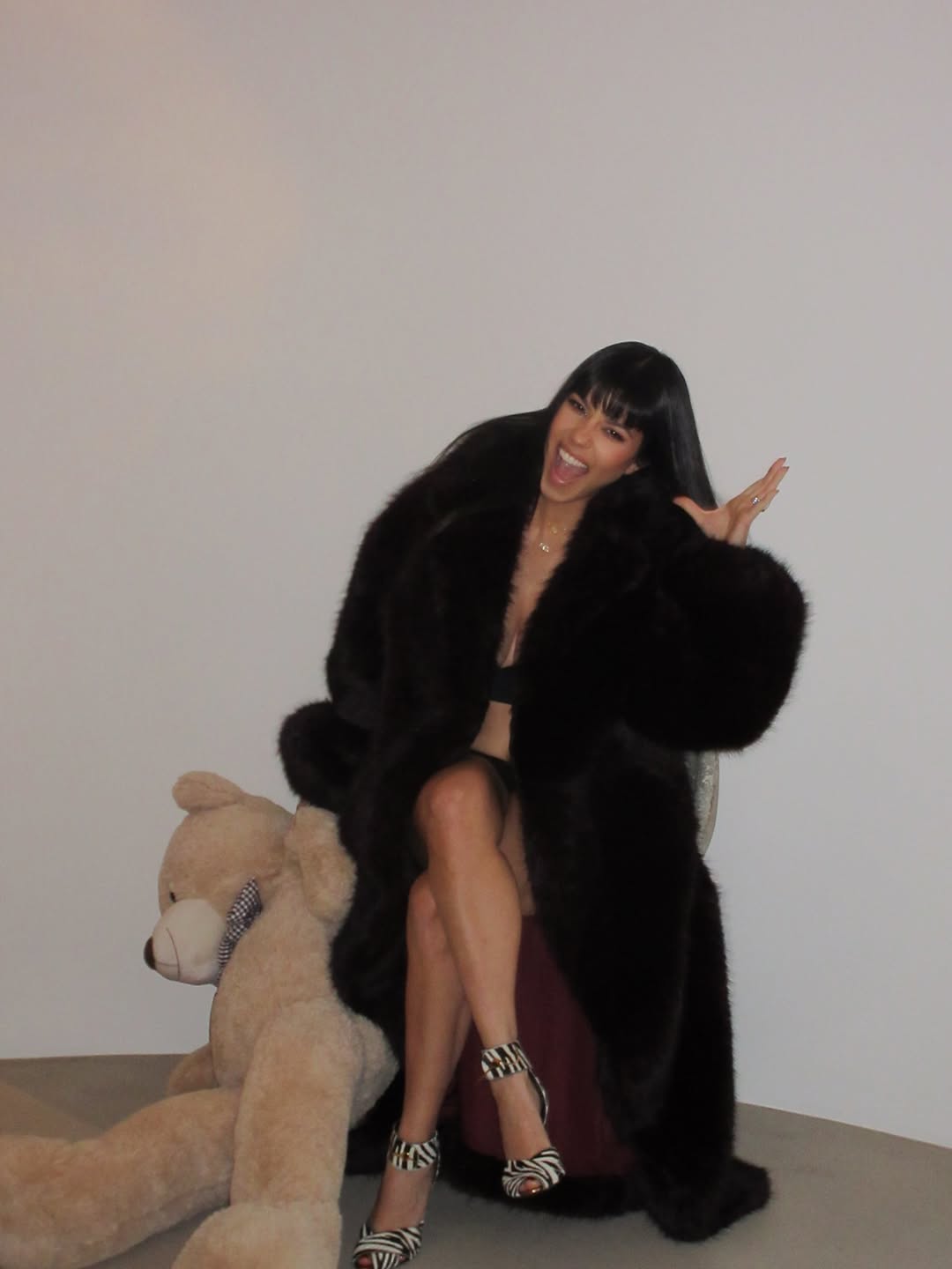 Access_Kardashian_3~2.jpg