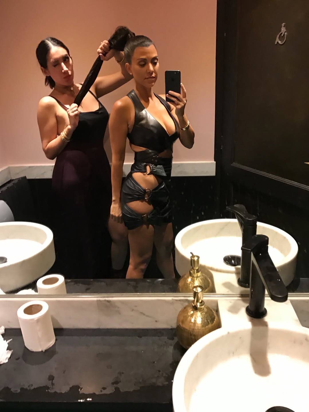 Access_Kardashian_5~0.jpg