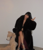 Access_Kardashian_3~2.jpg