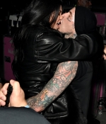 Access_Kardashian_5~2.jpg