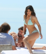 Access_Kardashian_2.jpg
