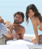 Access_Kardashian_5.jpg